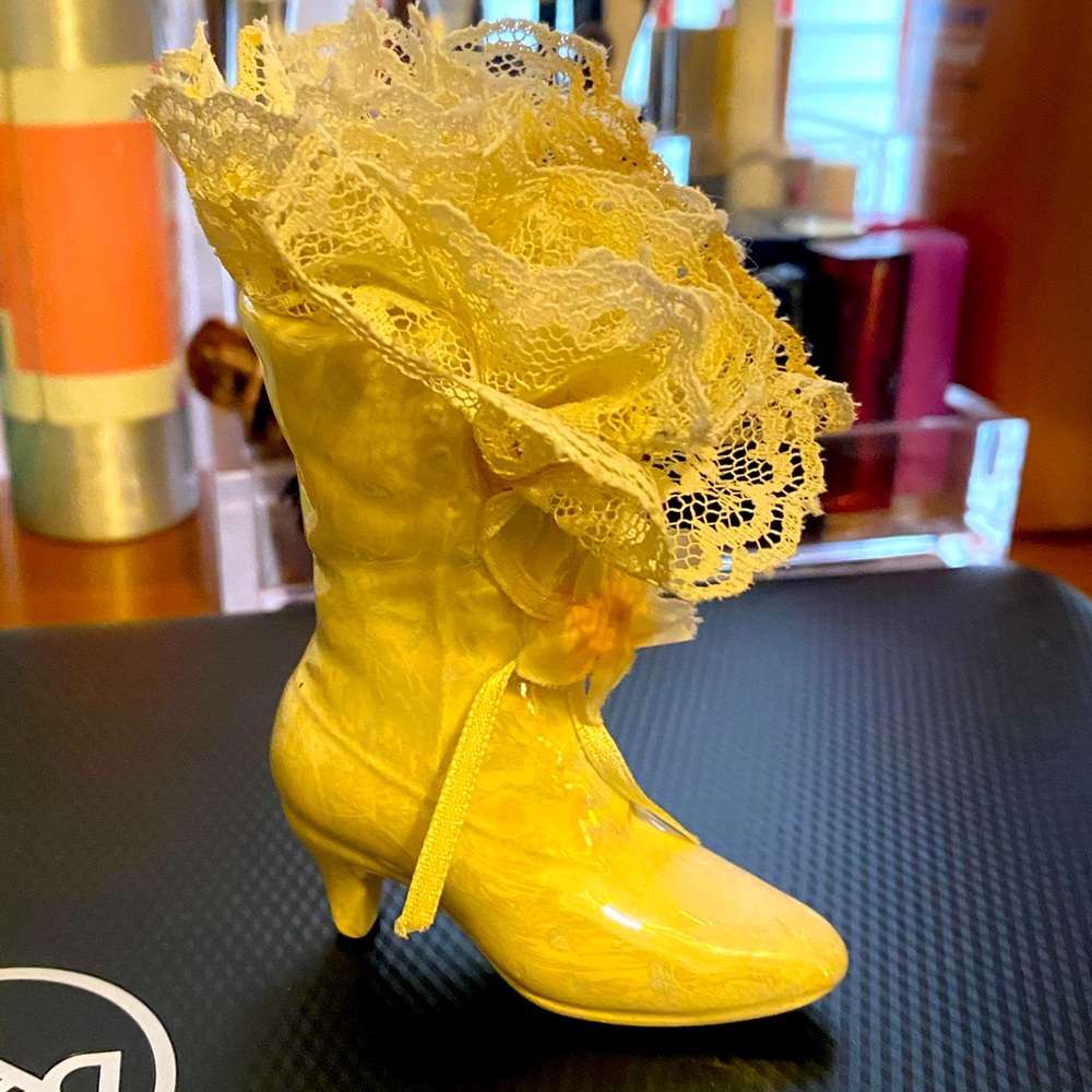 Beautiful Boot Ceramic Little with Lace!!!♥️♥️♥️ 👢